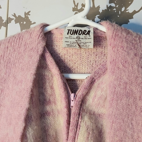 TUNDRA 100% Scandinavian Yarn Virgin Wool Cape... - Picture 3 of 14